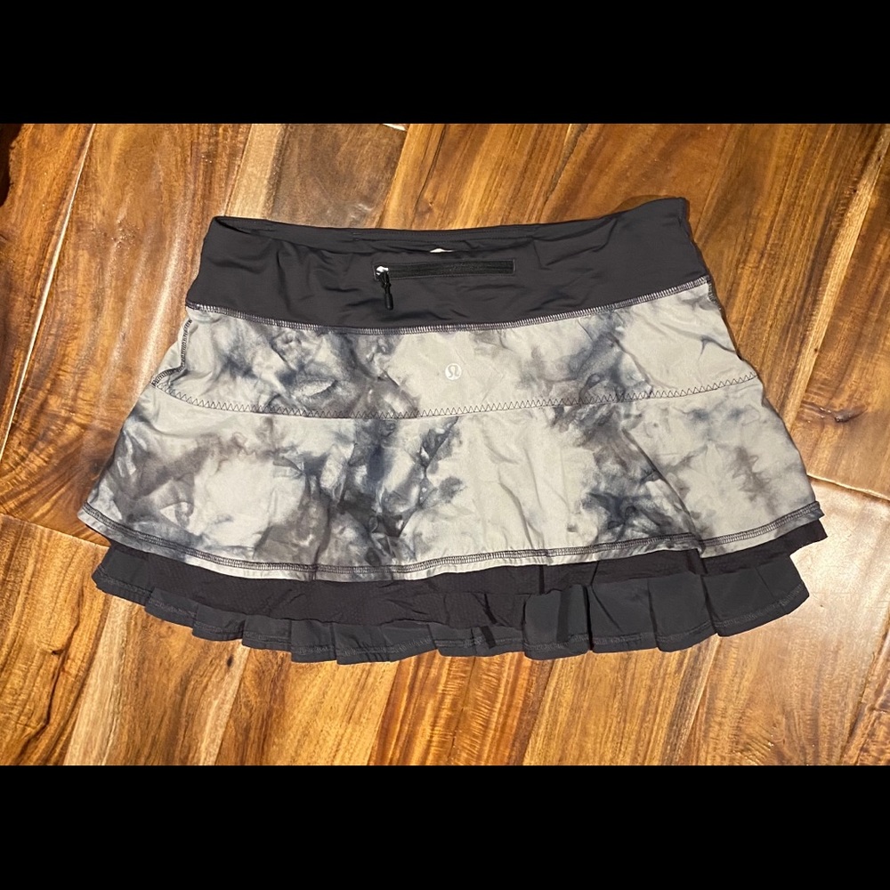 Lululemon Running Skirt - size 8